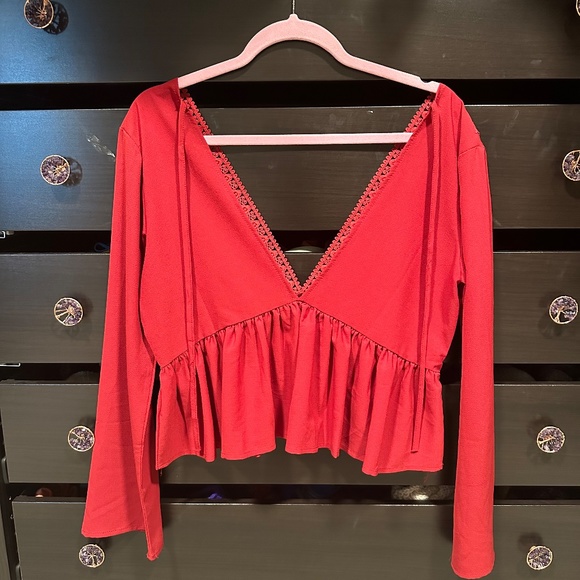 Lacy Cropped Open Back Blouse - Picture 2 of 3